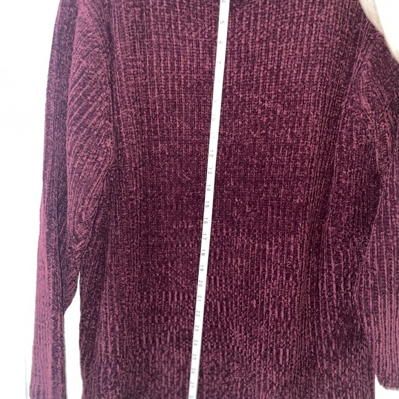 $1 when bundled ⚡️ NWT Velvet Plum V-Neck Sweater - Picture 4 of 14